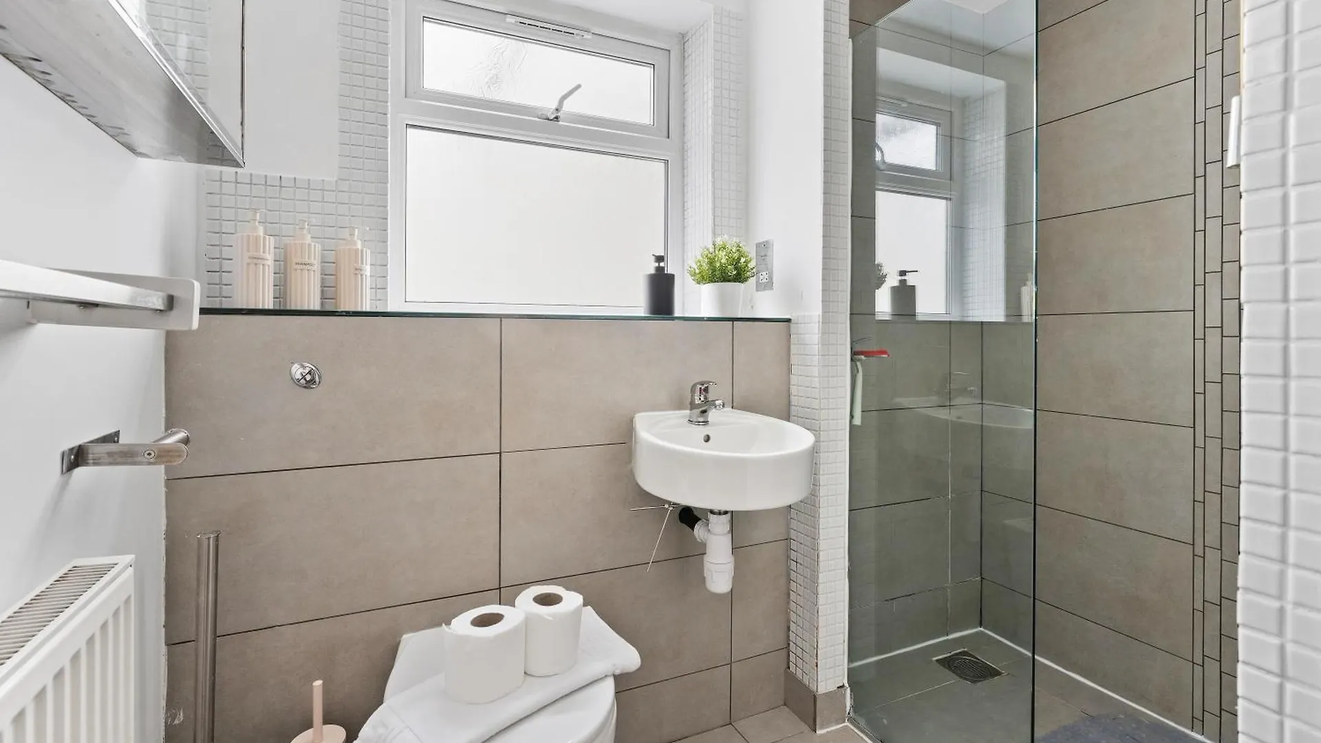 Modern City Stay 1Br Free Wifi & Parking Cardiff